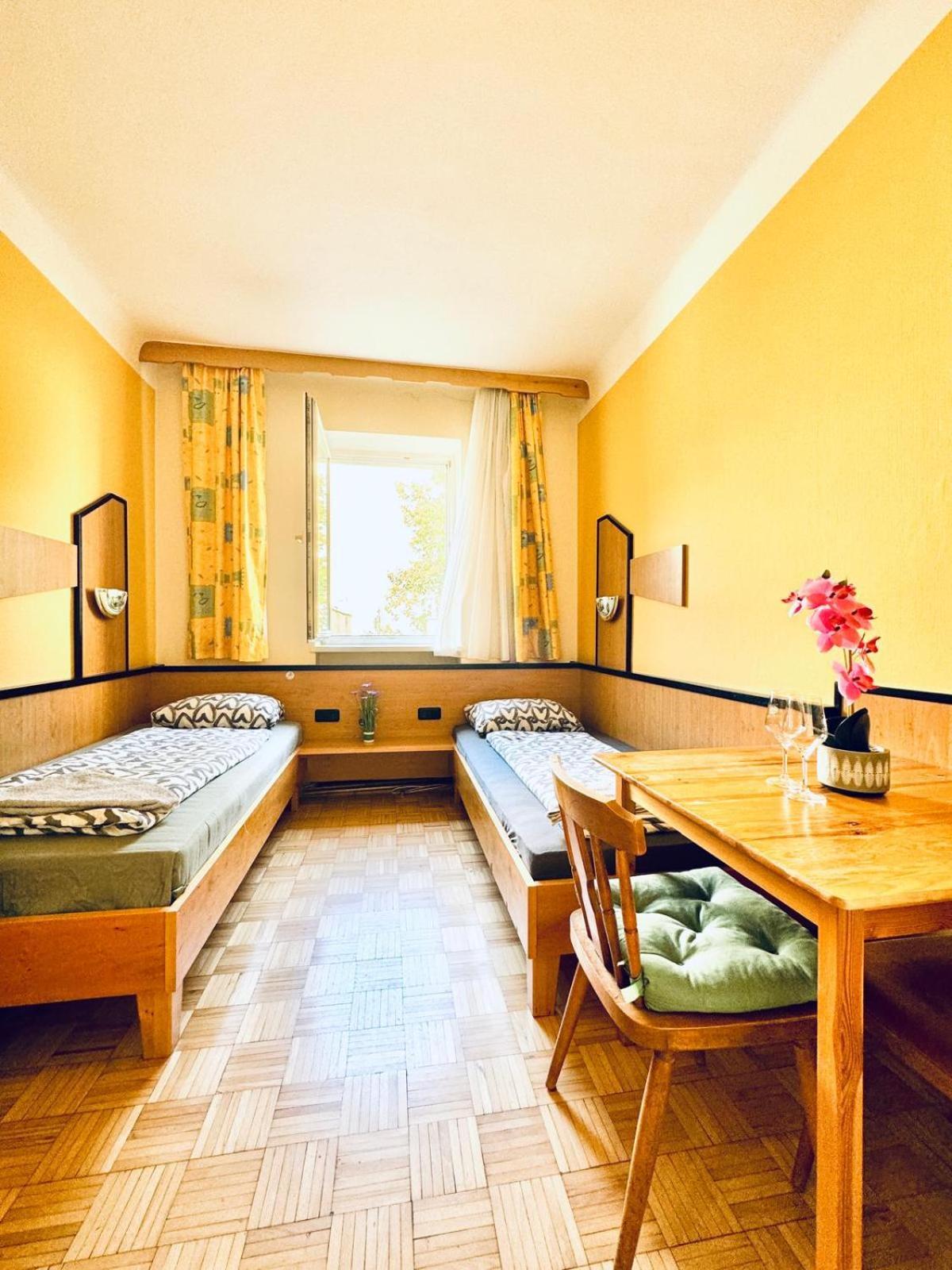 Affordable Central Rooms, 10-Min To Lugner City Viena Exterior foto