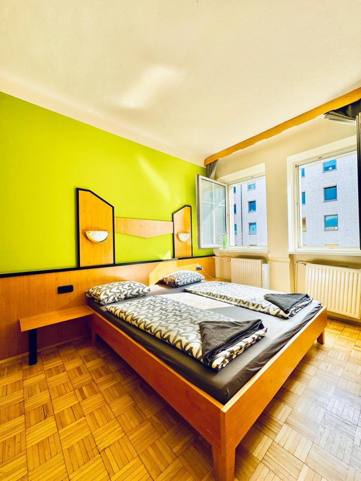 Affordable Central Rooms, 10-Min To Lugner City Viena Exterior foto