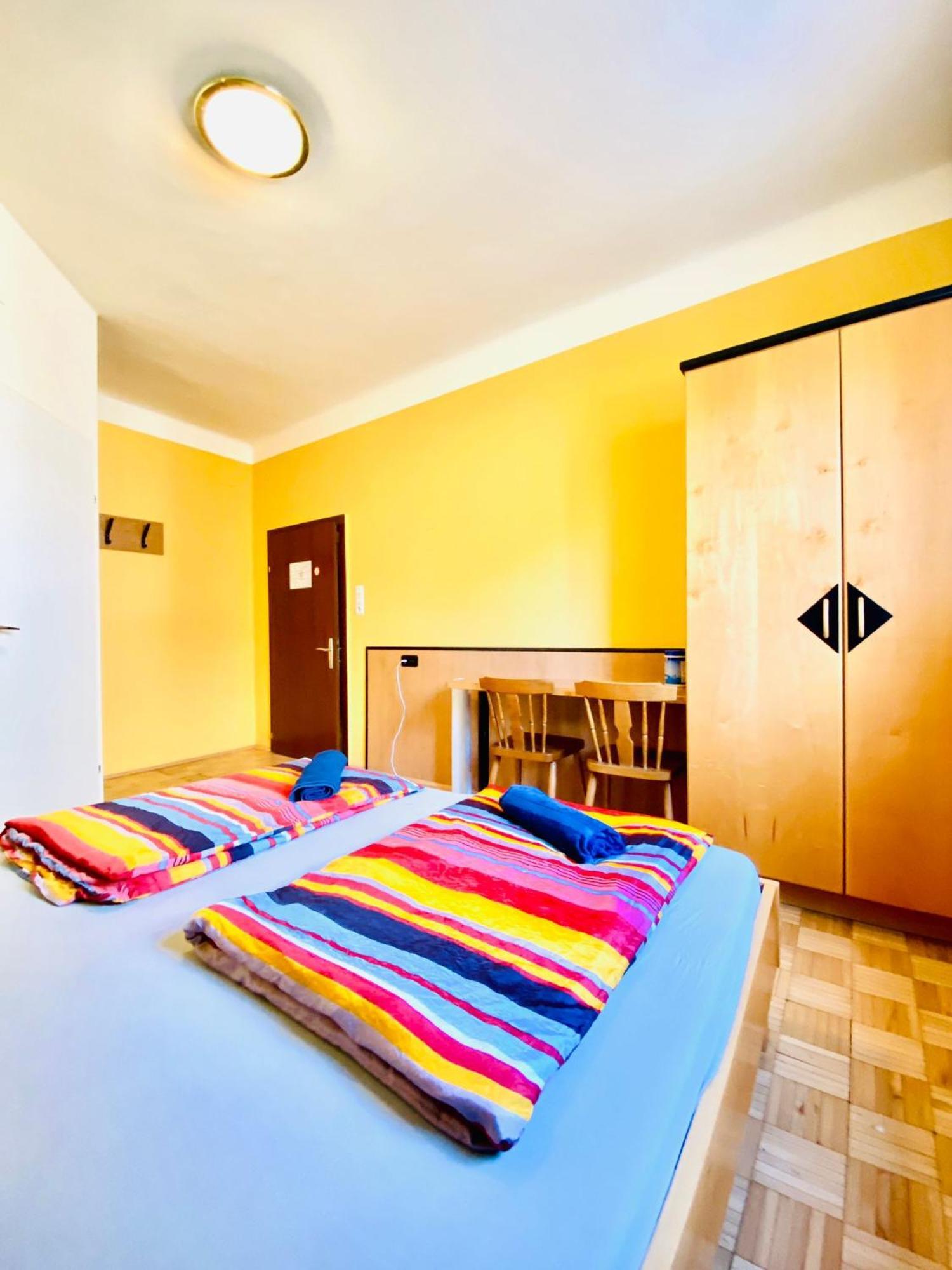 Affordable Central Rooms, 10-Min To Lugner City Viena Exterior foto